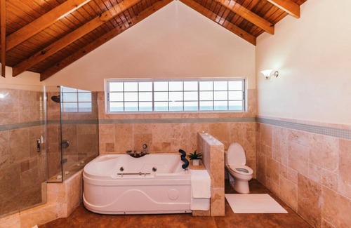 Discovery Bay Hotel | Paradise Beach Front Apartment