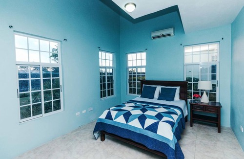 Discovery Bay Hotel | Paradise Beach Front Apartment
