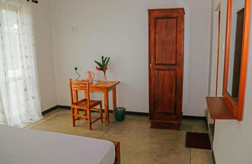 Habaraduwa Apartment | Paradise Beach House - 3 Bedrooms Apartment in Habaraduwa