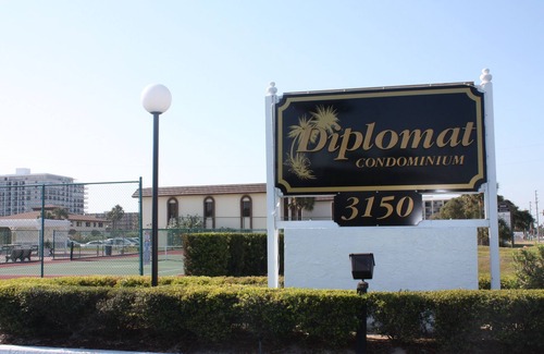 Cocoa Beach Condo | Paradise Beach House #2 Direct Oceanfront Condo. (OCEAN LEVEL GROUND FLOOR)