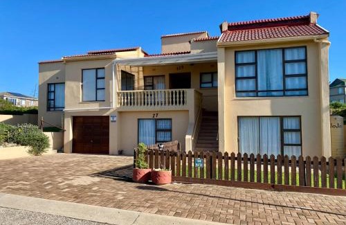 Paradise Beach House | Paradise Beach, Main Beachfront!