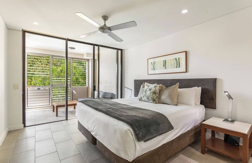 Palm Cove Resort | Paradise Bound A Rooftop Resort Retreat