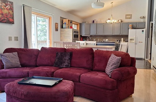 Rapid City House | Paradise by the Creeks edge, hot tub overlooking creek, bar area w/music BT