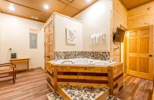 Helen House | Paradise Cabin with Foosball Table and BBQ in Cleveland, Georgia