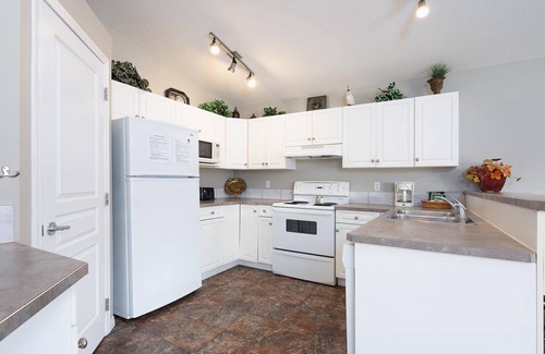 Lethbridge Condo | Paradise Canyon Golf Resort - Signature Condo 382