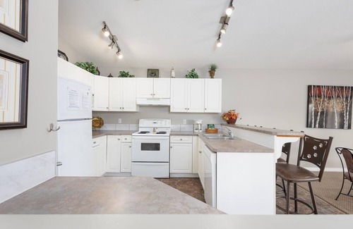 Lethbridge Condo | Paradise Canyon Golf Resort - Signature Condo 382