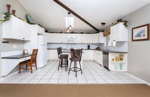 Lethbridge Villa | Paradise Canyon Golf Resort - Signature Villa 380