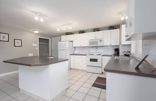 Lethbridge Villa | Paradise Canyon Golf Resort - Signature Villa 380
