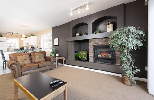 Lethbridge Condo | Paradise Canyon Golf Resort - Luxury Condo U405