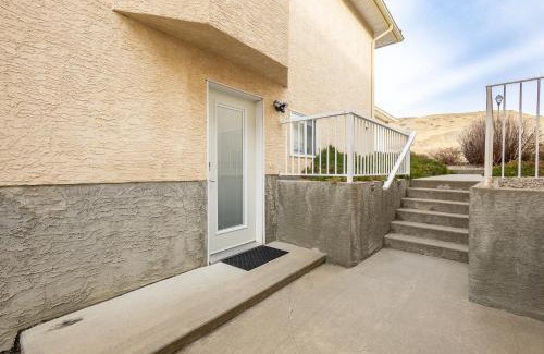 Lethbridge Apartment | Paradise Canyon Golf Resort - Signature Walkout Condo 380