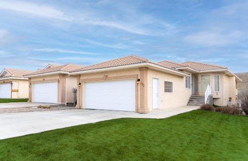 Lethbridge Apartment | Paradise Canyon Golf Resort - Signature Walkout Condo 382