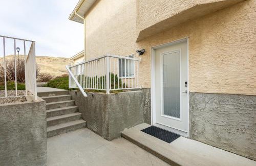 Lethbridge Apartment | Paradise Canyon Golf Resort - Signature Walkout Condo 382