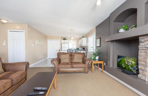 Lethbridge Apartment | Paradise Canyon Golf Resort - Luxury Condo U405