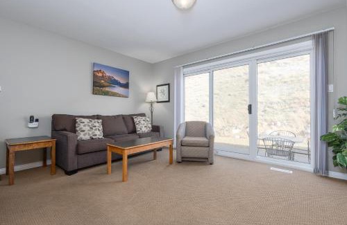 Lethbridge Apartment | Paradise Canyon Golf Resort - Luxury Condo M403