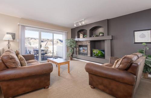 Lethbridge Apartment | Paradise Canyon Golf Resort - Luxury Condo U403