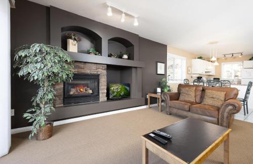 Lethbridge Apartment | Paradise Canyon Golf Resort - Luxury Condo U403