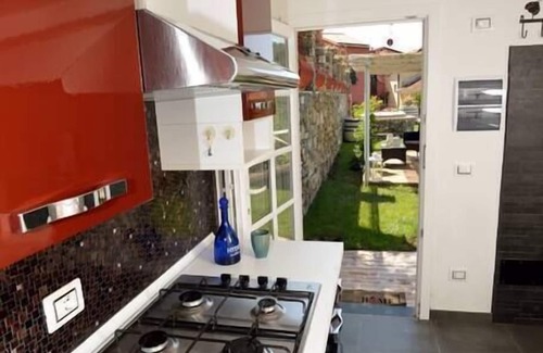 Diano San Pietro Cottage | Paradise Cottage with garden and private Jacuzzi