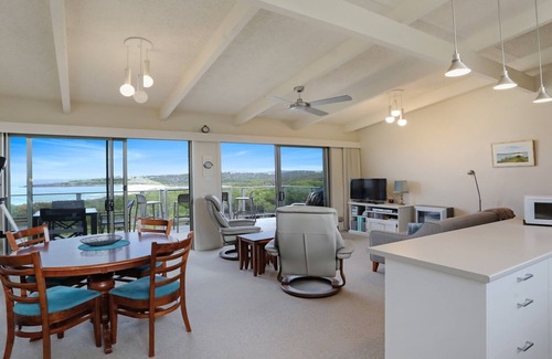 Tura Beach Apartment | Paradise Court 6, Tura Beach
