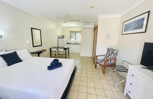 Cannonvale Apartment | Paradise Court Holiday Units