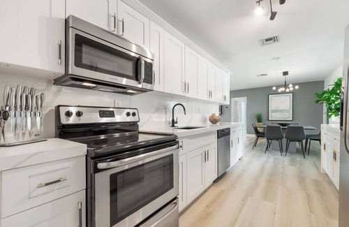 Cutler Bay House | Paradise Escape Villa 4BR/BasketballHeatedpool/