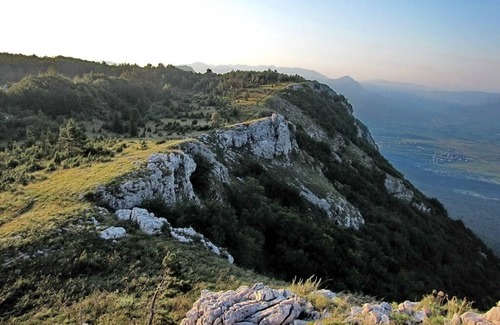 Idrija Apartment | Paradise for hikers. Family friendly.