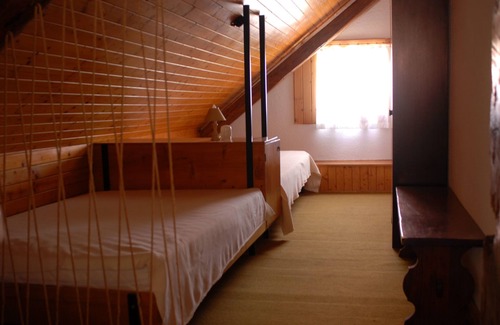 Idrija Apartment | Paradise for hikers. Family friendly.