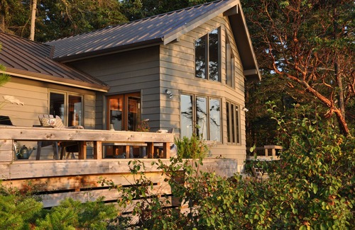 Friday Harbor House | Paradise found at the water’s edge on San Juan Island
