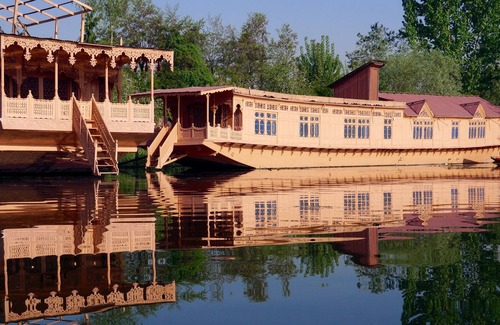 Sudarbal Boat Rental | 'Paradise Found' - Get away from it all Houseboat