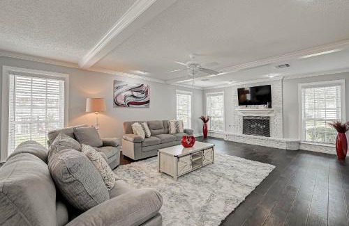 Houston House | Paradise Garden Resort and Spa
