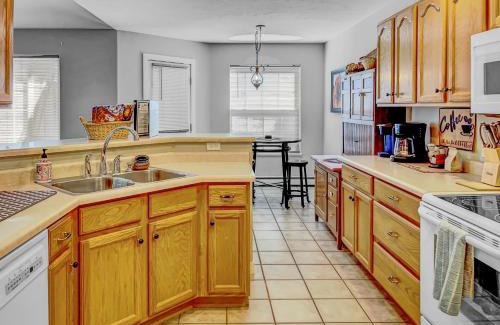 Grand Junction House | Paradise Hills Oasis home
