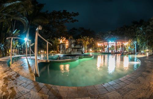 Arenal Hot Springs Hotel | Paradise Hot Springs - Thermal Water & Volcano Views