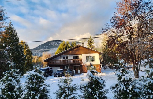 Pemberton Ski Chalet | Paradise in Pemberton 15 acres on the River