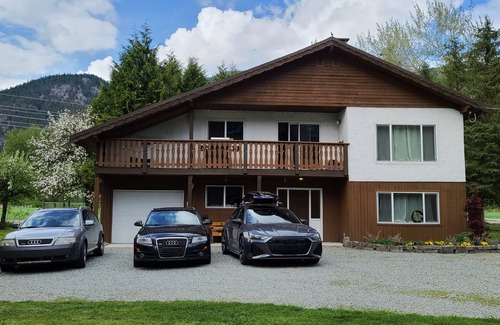 Pemberton Ski Chalet | Paradise in Pemberton 15 acres on the River