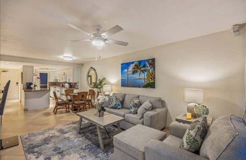 Maalaea Condo | Paradise in Stunning Penthouse with A/C, parking, sleeps 6!nLauloa # 405