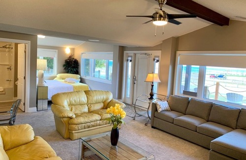 Port Elgin Hotel | Paradise Inn On The Beach