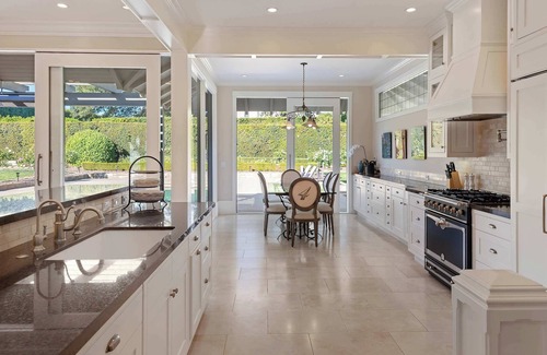 Upper East House | Paradise is Real | Estate w/Pool & Hot Tub