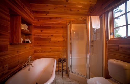Lake Louise Cabin | Paradise Lodge & Bungalows