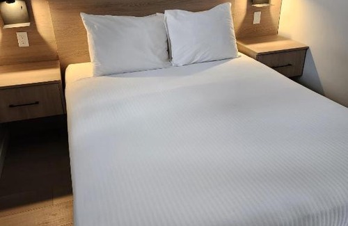Sicamous Hotel | Paradise Motel