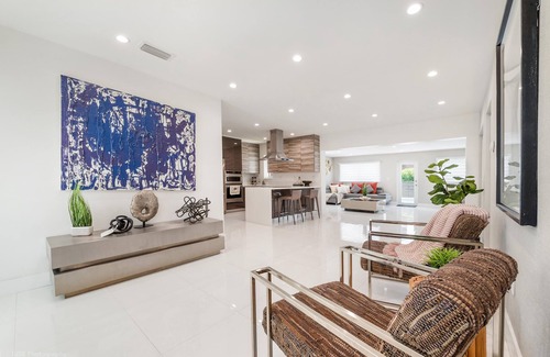Coral Terrace House | Paradise Near MIA: Pool, BBQ & Playground