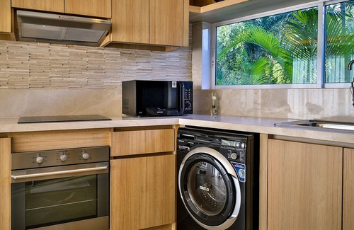 Bang Lamung Apartment | Paradise Ocean View Beach Front Condominium In Pattaya