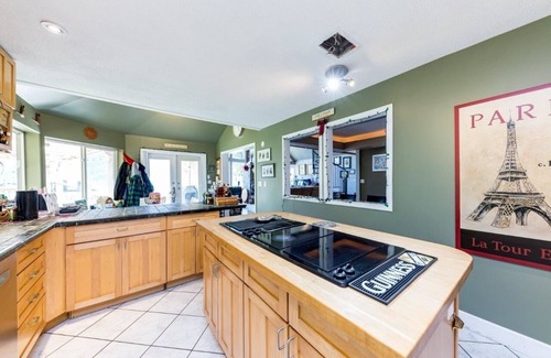 District of North Vancouver House | Paradise Oceanfront House - Casa Orlohma Private Retreat