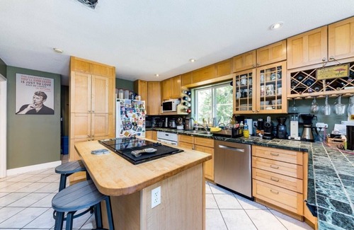 District of North Vancouver House | Paradise Oceanfront House - Casa Orlohma Private Retreat