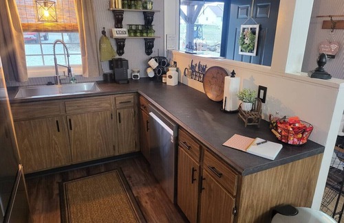 Effingham House | Paradise on Bluebird