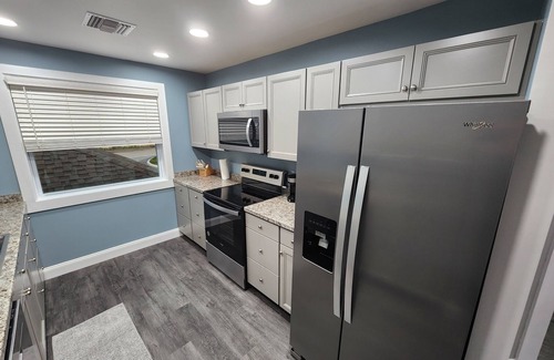 Leesburg Apartment | Paradise on Lake Harris Apt #202