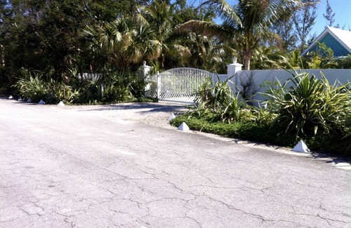 Freeport Cottage | Paradise on miles of white sandy beach and turquoise sea, private and secure.