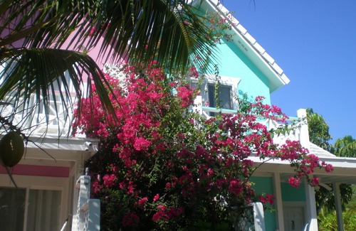 Freeport Cottage | Paradise on miles of white sandy beach and turquoise sea, private and secure.