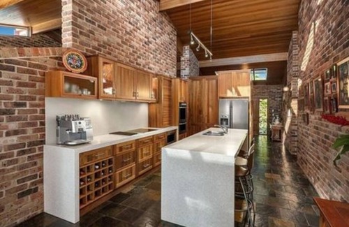 Riverside House | PARADISE ON THE RIVER SIDE