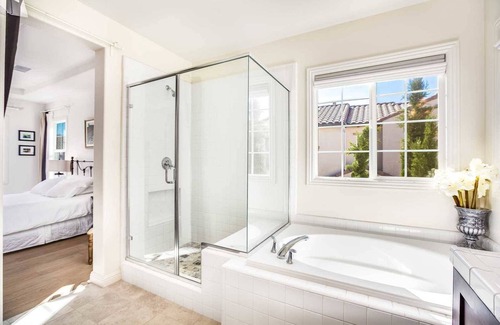 Lake Forest House | Paradise on Torosa