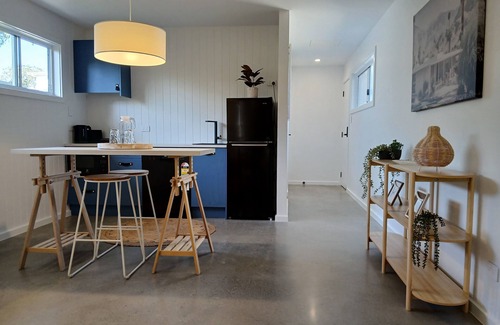 Corindi Beach House | Paradise Palms Bungalow - New Private Studio with easy stroll to surf n sand