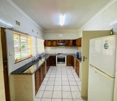 Francistown Apartment | Paradise Palms